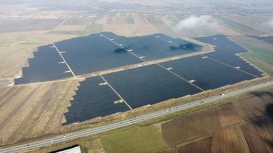 Investiție în România. Proprietarul celui mai mare parc solar a lansat centrala Iancu Jianu