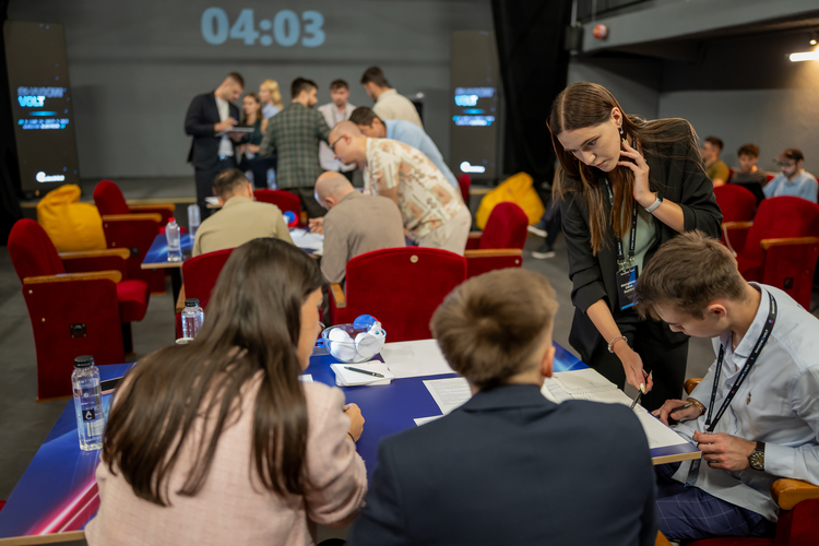 FOTO Electrica a finalizat selecția Shadow VOLT, unul dintre cele mai ambițioase programe de internship. Tinerii selectați vor sta direct la masa unde se decide