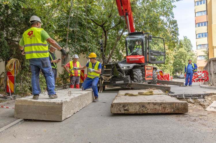 FOTO Sute de blocuri vor avea fără probleme apă caldă și căldură la iarnă, în București