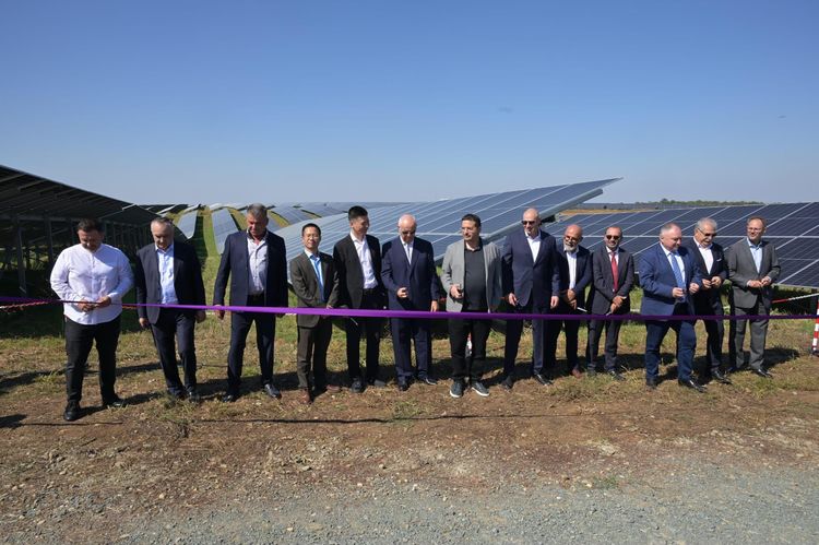 VIDEO&FOTO Cel mai mare parc fotovoltaic din țară, lansat oficial