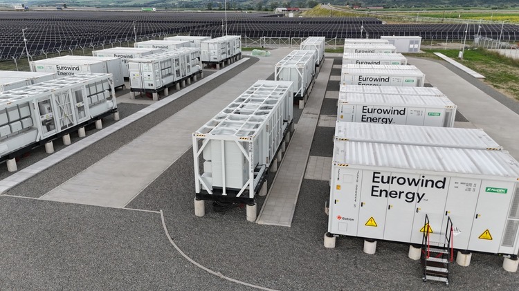 FOTO Stocare de energie în România. Eurowind Energy finalizează sistemul de stocare în baterii (BESS) de la Teiuș