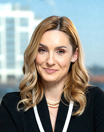 Manuela Trisnevschi, Head of Energy and Utilities Banca Comercială Română (BCR), vine la Profit Energy.Forum