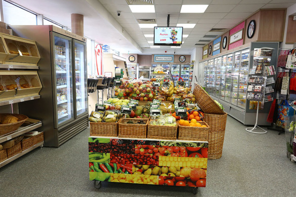 FOTO Auchan a deschis primul magazin într-o benzinărie Petrom