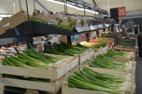 FOTO Kaufland a inaugurat la Sovata primul hipermarket estival amenajat într-un cort