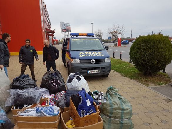 FOTO Antifrauda găsește în complexul Dragonul Roșu bunuri contrafăcute în valoare de peste 100.000 de euro. În urmă cu 2 ani, a decis să verifice zilnic complexul, cu ajutoare din alte orașe, dar fără efect