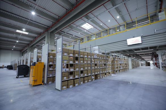 FOTO Decathlon a deschis în România primul centru logistic din sud-estul Europei, care va aproviziona trei țări. Centrul - construit de compania uneia dintre cele mai bogate familii belgiene