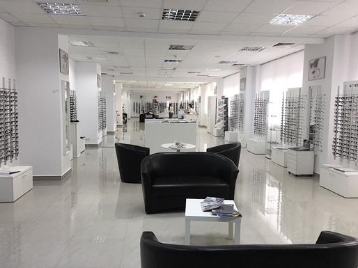 Lansat într-un apartament cu 500 euro, magazinul online de optică Lensa deschide un showroom și anunță afaceri de 1 milion de euro în primele 6 luni