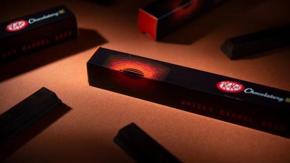 FOTO Nestlé lansează batoane Kit Kat cu aromă de...whisky