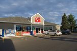 Operatorul canadian de magazine de proximitate Couche-Tard discută o eventuală fuziune cu Carrefour