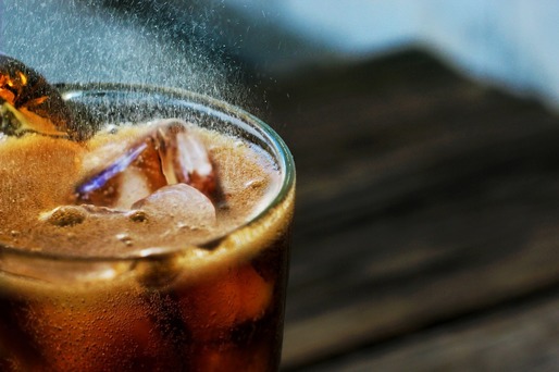 eToro: Coca-Cola vs. Pepsi - vânzările giganților băuturilor răcoritoare își revin după relaxarea restricțiilor 