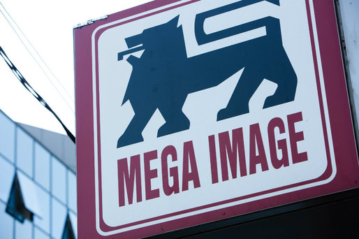 FOTO Magazine Mega Image - închise de inspectorii ANPC