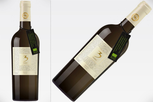 Vinul zilei: un asamblaj alb cotat cu 96 puncte Luca Maroni, cu arome intense de flori albe, citrice, mere, pere, piersici albe, gutui. Dezvăluie o aciditate îndrăzneață, corp zvelt și un post gust mineral
