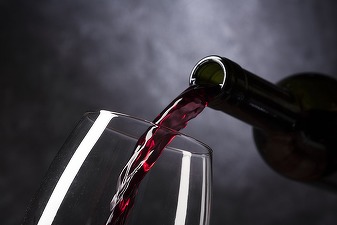 Pe fondul inflației ridicate, exporturile franceze de vin și băuturi spirtoase au scăzut