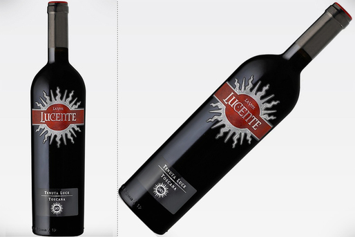 Vinul zilei: un cupaj din Merlot și Sangiovese, cotat cu 92 puncte James Suckling, un vin roșu care dezvăluie arome de cireșe negre, căpșuni și condimente dulci