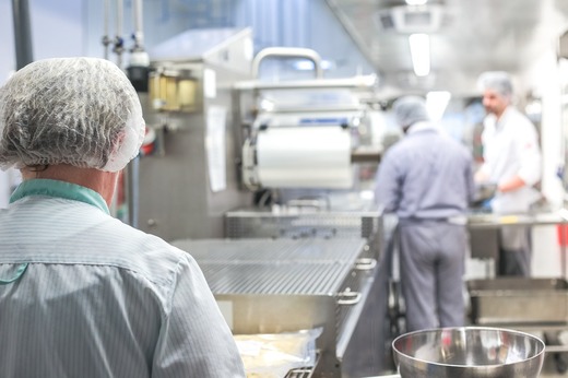 Peste 700 de unități de catering amendate de autorități
