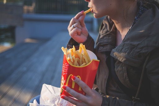 McDonald’s pregătește un meniu american ieftin, pentru clienți afectați de scumpiri. Acțiunile cresc