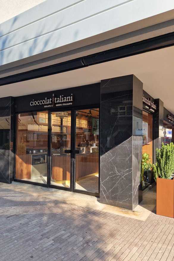FOTO Sphera Franchise Group inaugurează prima unitate Cioccolatitaliani, în Riccione, Italia
