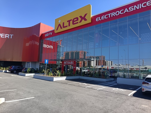 FOTO Dan Șucu și Ostahie bifează o investiție. Altex deschide un nou mare magazin, în capitală, cu sprijin Mobexpert. CEO-ul anunță planul companiei