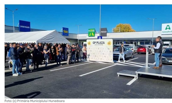 SURPRIZĂ Gică Popescu a lansat un centru comercial VIDEO&FOTO