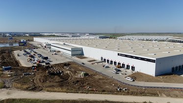 LPP deschide în România un depozit automatizat, benzi de 1 km FOTO