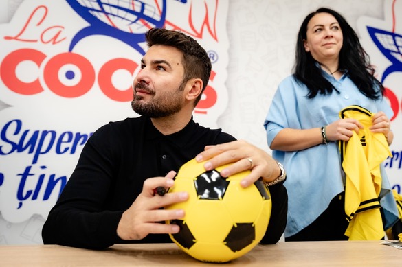 La Cocoș a dat iar lovitura. Trafic blocat în oraș la deschiderea noului magazin VIDEO&FOTO