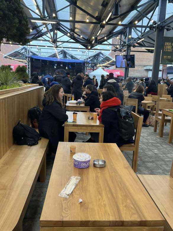 Foto Adina Popescu Foto Adina Popescu