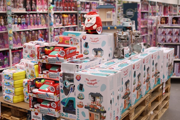 Până pe 6 decembrie, la toată gama de jucării din Auchan primești 50% bani înapoi sub formă de voucher pe cardul de fidelitate