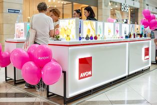 Avon a intrat în rețeaua Farmacia Tei VIDEO