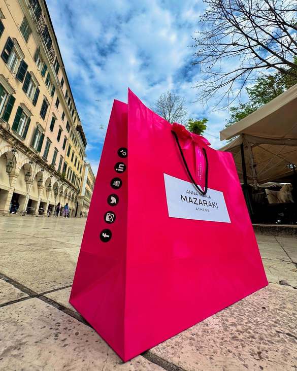 FOTO Mai multe magazine în România pregătite de Anna Maria Mazaraki. Sunt căutați deja angajați