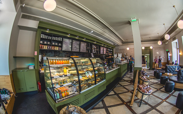 FOTO Starbucks închide în România un local emblematic. Cafeneaua de la Hanu' lui Manuc, oprită după mai bine de un deceniu