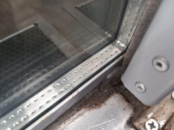 FOTO Produse de cofetărie cu mucegai și ouă cu fisuri găsite de inspectorii ANPC