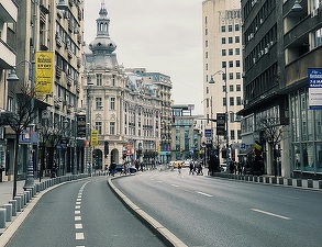 Calea Victoriei este principala arteră comercială de lux din România. Brandurile de lux din București generează vânzări de peste 150 milioane de euro, dublu față de 2019