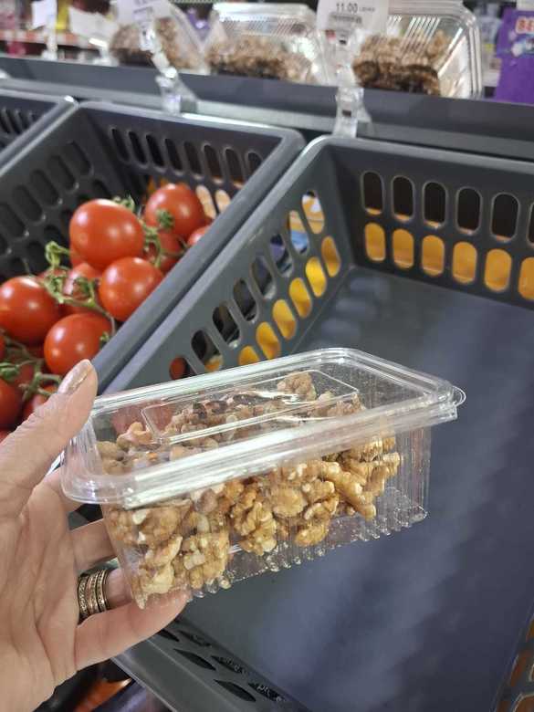 FOTO Controale în 4.200 de unități înaintea Paștelui. Inspectorii ANSVSA au dat amenzi de peste 2,15 milioane de lei și au retras aproape două tone de produse