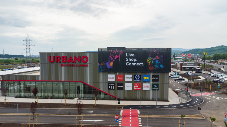 FOTO Cel mai mare parc comercial din Transilvania, inaugurat în urma unei investiții de peste 40 milioane de euro