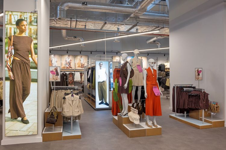 FOTO Primark deschide cu o premieră un nou magazin în România. Retailerul a investit peste 10 milioane de euro în magazinul din ElectroPutere Mall Craiova