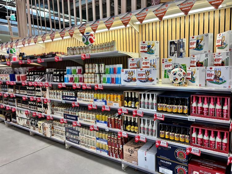 Auchan dă startul Târgului de Bere cu peste 300 de sortimente din 25 de țări, în așteptarea campionatului mondial de fotbal