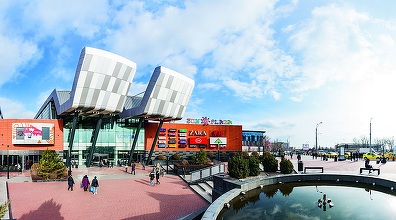 Auchan ia locul Carrefour în unul dintre cele mai mari mall-uri din România. Mutare pregătită în Sun Plaza, cu recrutări de personal lansate