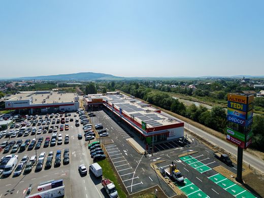 FOTO Nou parc de retail în România. Cometex, dezvoltator imobiliar parte din grupul Altex, deschide un parc de retail în Târgu Neamț, investiție de peste 5 milioane de euro