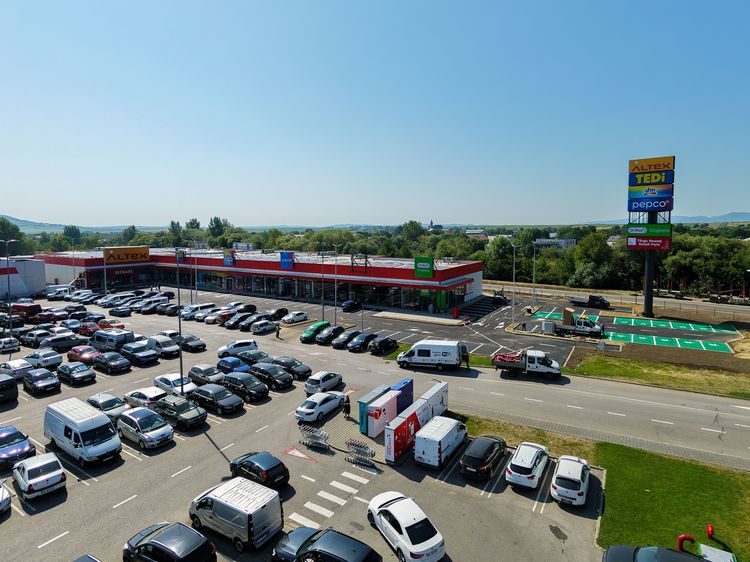 FOTO Nou parc de retail în România. Cometex, dezvoltator imobiliar parte din grupul Altex, deschide un parc de retail în Târgu Neamț, investiție de peste 5 milioane de euro