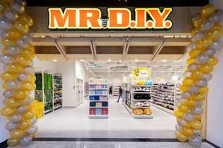 FOTO Retailer gigant se extinde în România. Mr. DIY a deschis primul magazin din Iași
