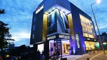 ULTIMA ORĂ Producție mutată în România de cel mai mare producător de mobilă high-end din Peninsulă: A începul transferul producției de mobilier destinat SUA din Italia la fabrica Natuzzi din Baia Mare CONFIRMARE