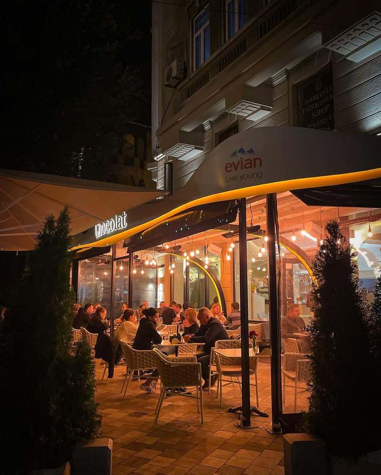 FOTO SURPRIZĂ După 20 de ani, Chocolat a închis și ultimul local din București. Brandul se reinventează după ce a avut pânǎ la 8 cafenele și cofetǎrii în capitalǎ