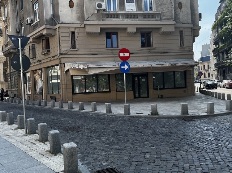 FOTO SURPRIZĂ După 20 de ani, Chocolat a închis și ultimul local din București. Brandul se reinventează după ce a avut pânǎ la 8 cafenele și cofetǎrii în capitalǎ