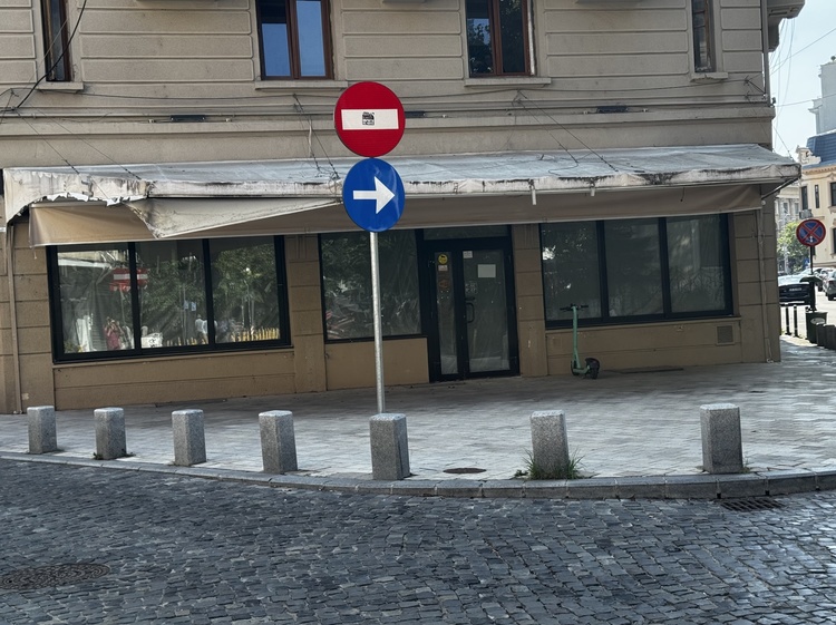 FOTO SURPRIZĂ După 20 de ani, Chocolat a închis și ultimul local din București. Brandul se reinventează după ce a avut pânǎ la 8 cafenele și cofetǎrii în capitalǎ