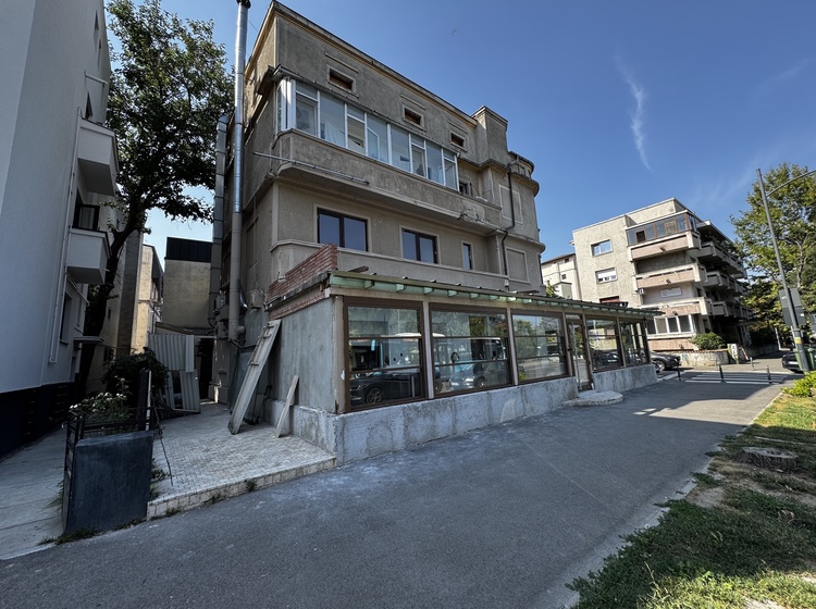 FOTO SURPRIZĂ După 20 de ani, Chocolat a închis și ultimul local din București. Brandul se reinventează după ce a avut pânǎ la 8 cafenele și cofetǎrii în capitalǎ