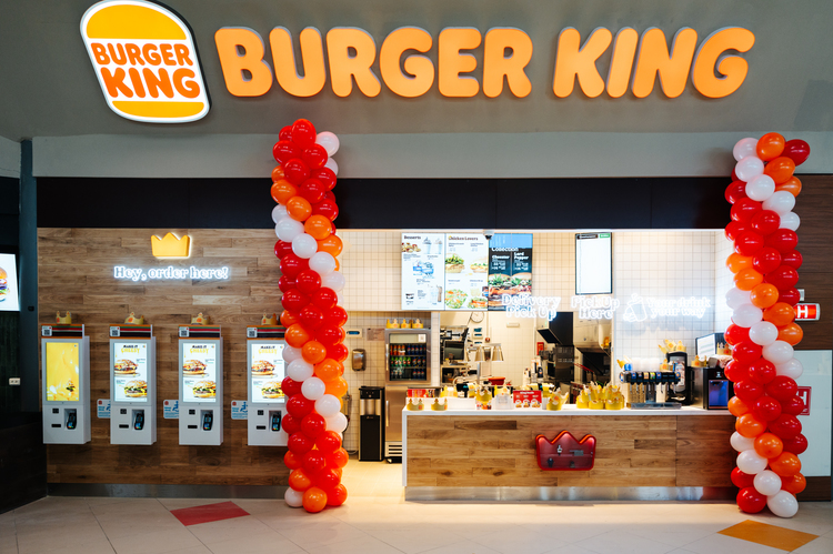 FOTO Burger King se extinde în România și deschide un nou restaurant, în Deva