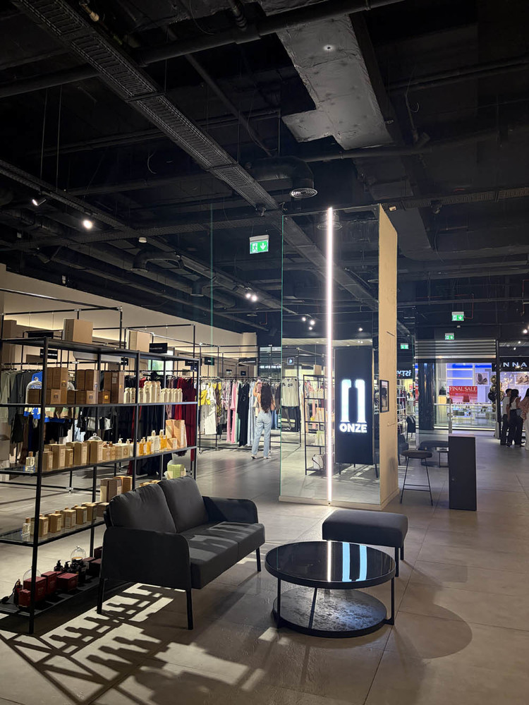 FOTO Magazin cu bar și 27 de branduri românești deschis în Promenada Mall