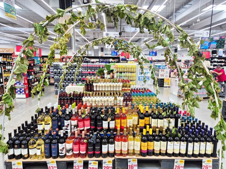 Târgul de Vinuri Auchan te așteaptă cu zeci de sortimente românești, dar și internaționale, până pe 29 septembrie