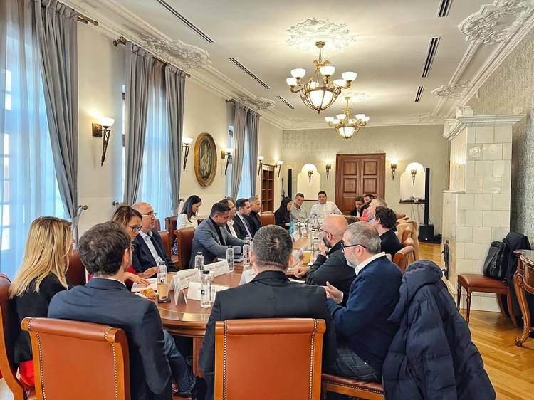 ULTIMA ORĂ Interzis la circulație și staționare în orele de vârf pentru mașinile de marfă și curierat în București - Proiect
