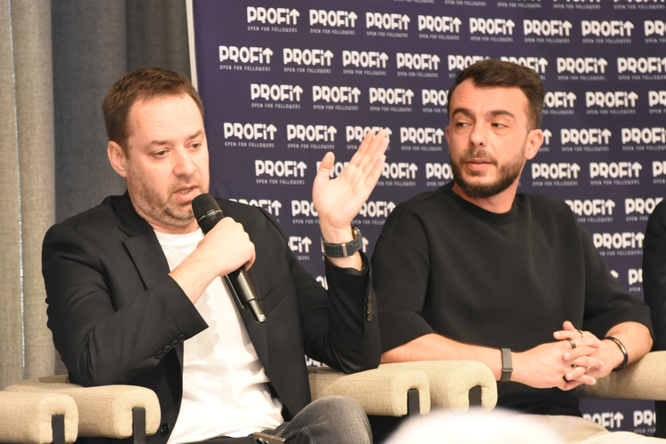 VIDEO Vin ofertele de Black Friday. Numărul coletelor comandate de români din afara UE s-a prăbușit. Vor profita comercianții din România sau o parte din cumpărături va dispărea pur și simplu? - Conferința Profit E-commerce